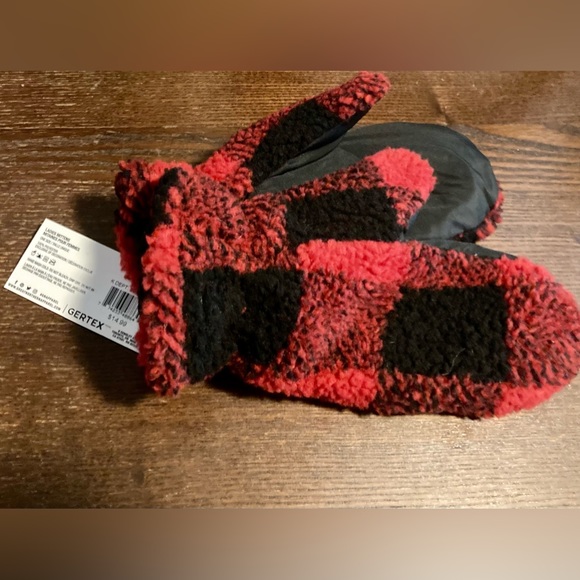 Buffalo Plaid Sherpa Ladies Mittens- NWT - Picture 3 of 4